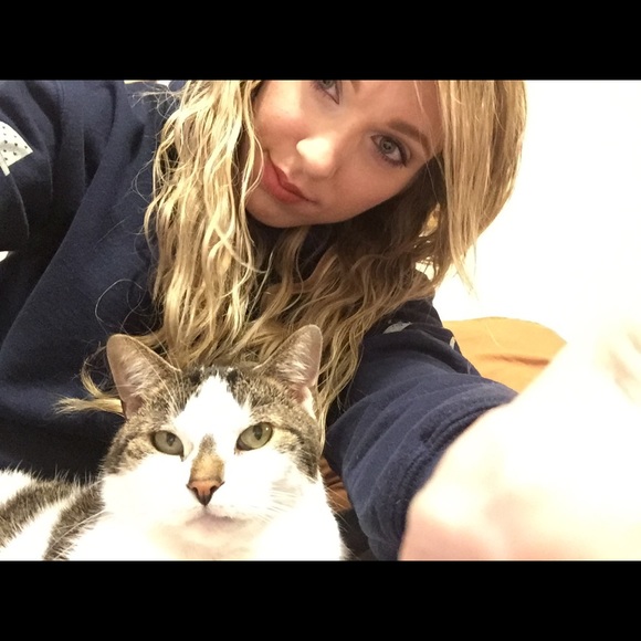 Meet your Posher, Randi - Picture 3 of 3